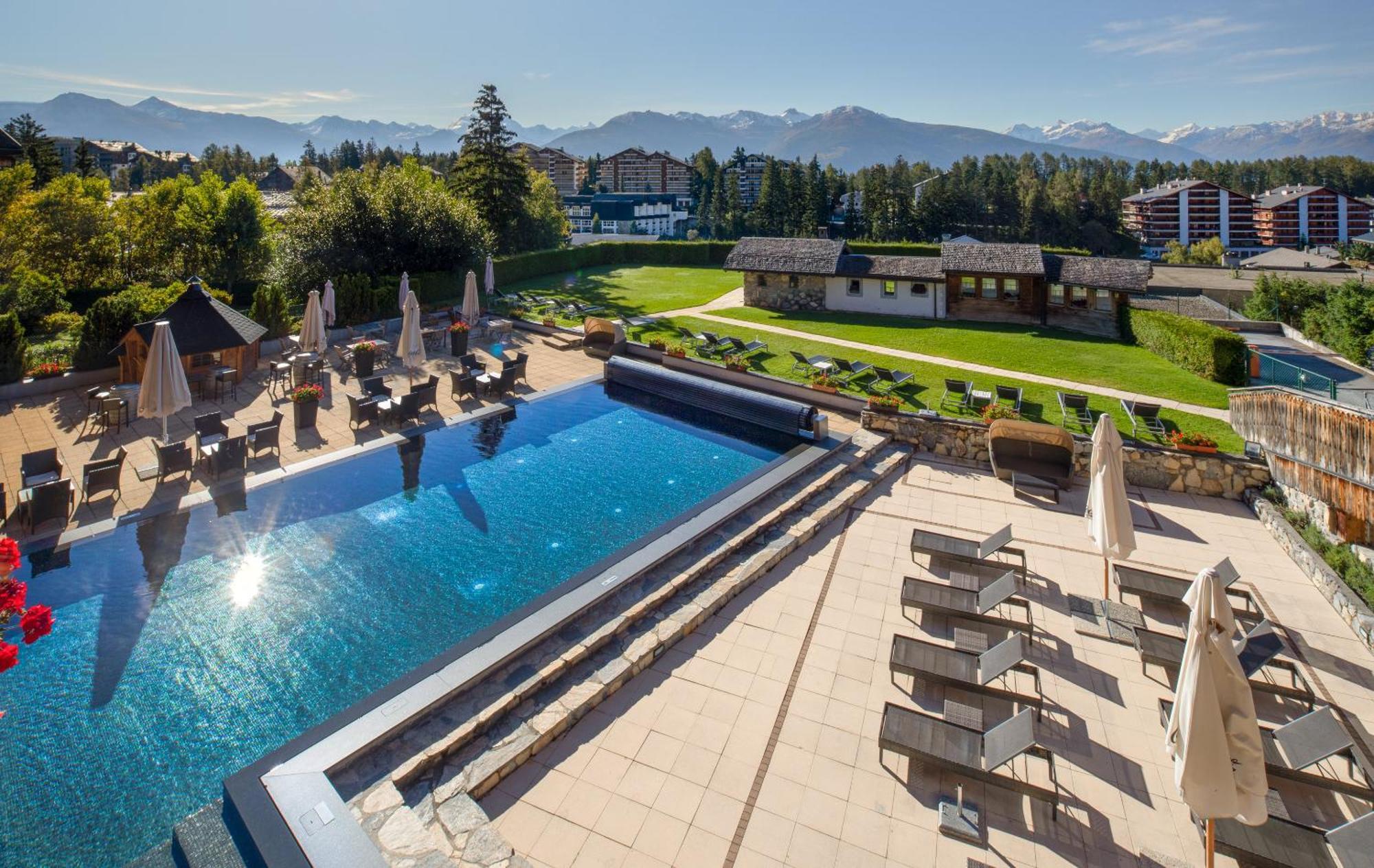 Hostellerie Du Pas De L'Ours "Relais Et Chateaux" Crans-Montana Exterior photo